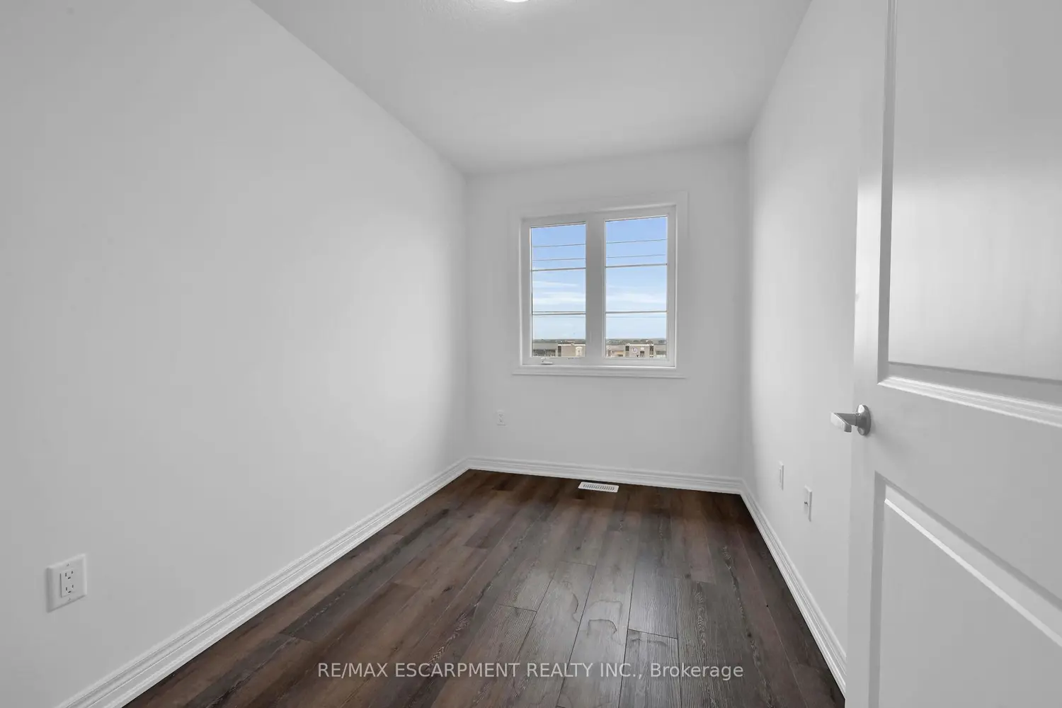 Additional image 11 of 120 Court Drive 35