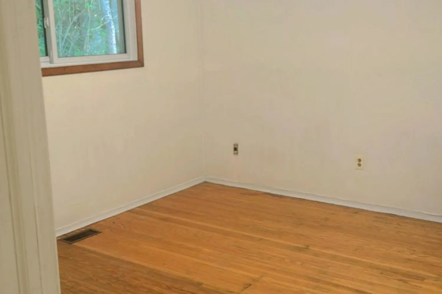 Additional image 13 of 131 Paperbirch Crescent