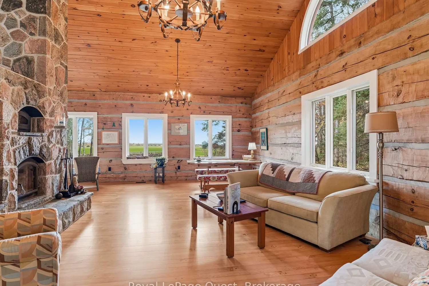 Additional image 11 of 160 14 Concession