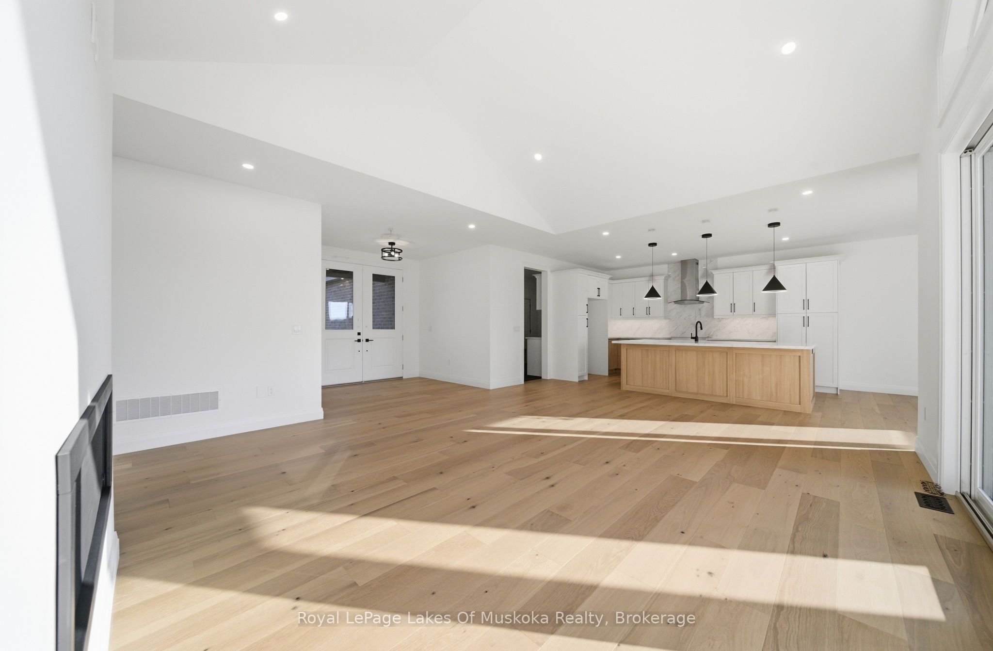 Additional image 5 of 19 Henry Ball Court, Oro-medonte, ON, L0K 2G1