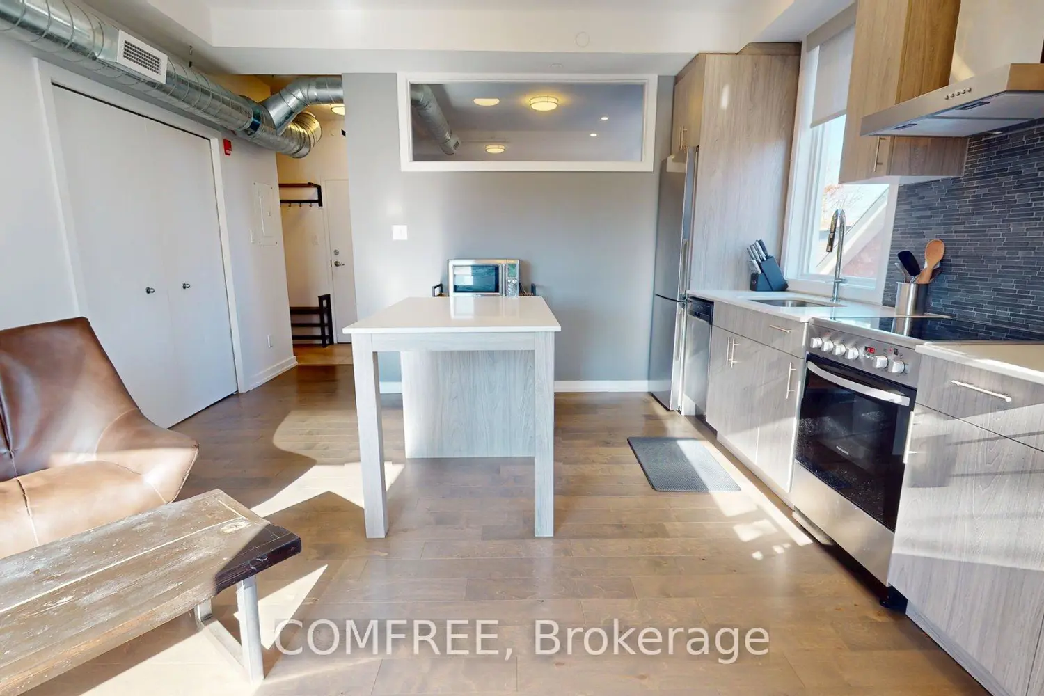 150 Greenfield Avenue 404 photo 3