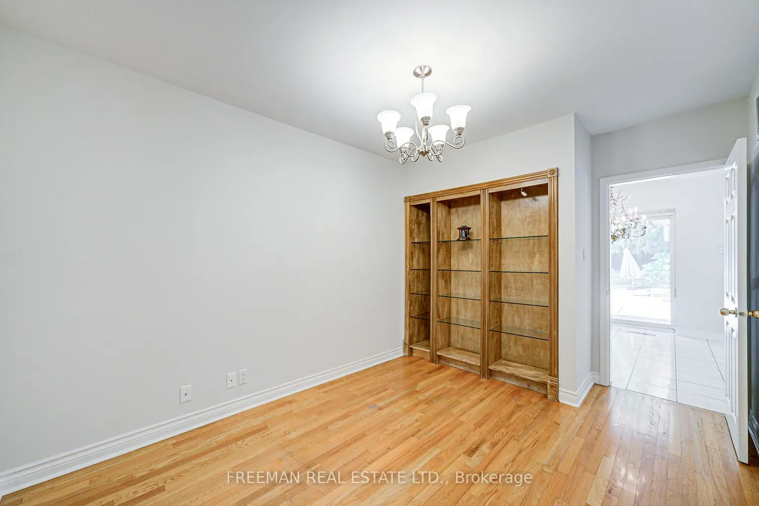 Additional image 7 of 1528 Knareswood Drive