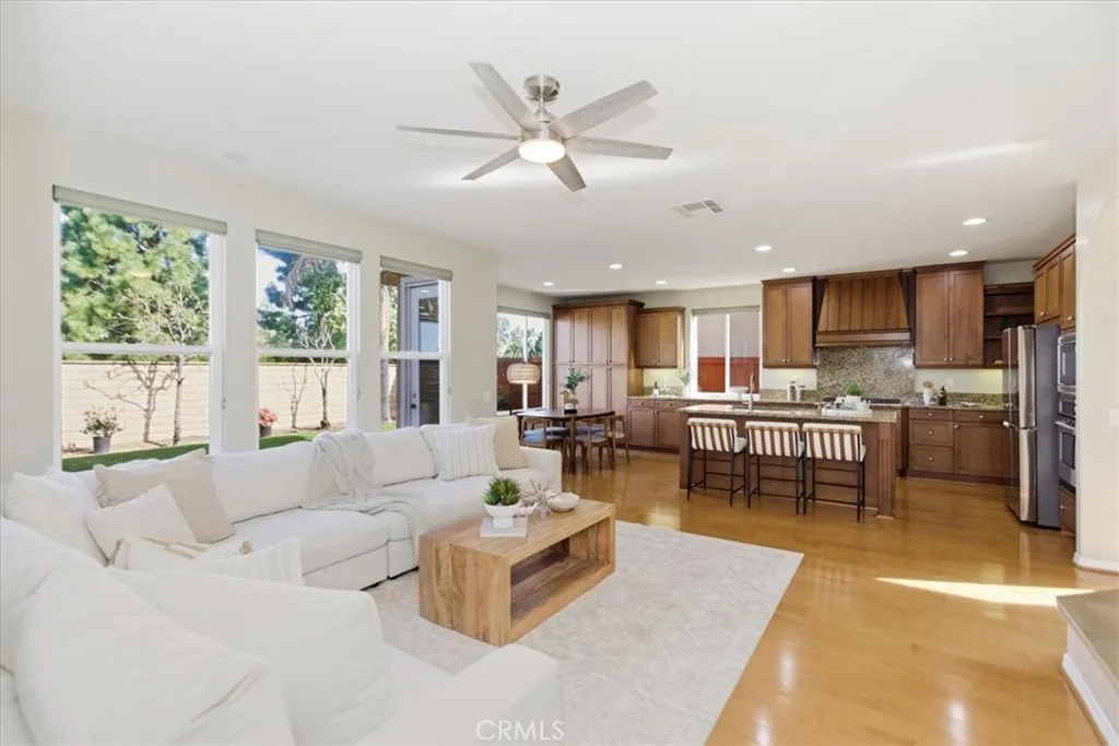 Additional image 18 of 8270 Torrey Gardens Pl, San Diego, CA 92129