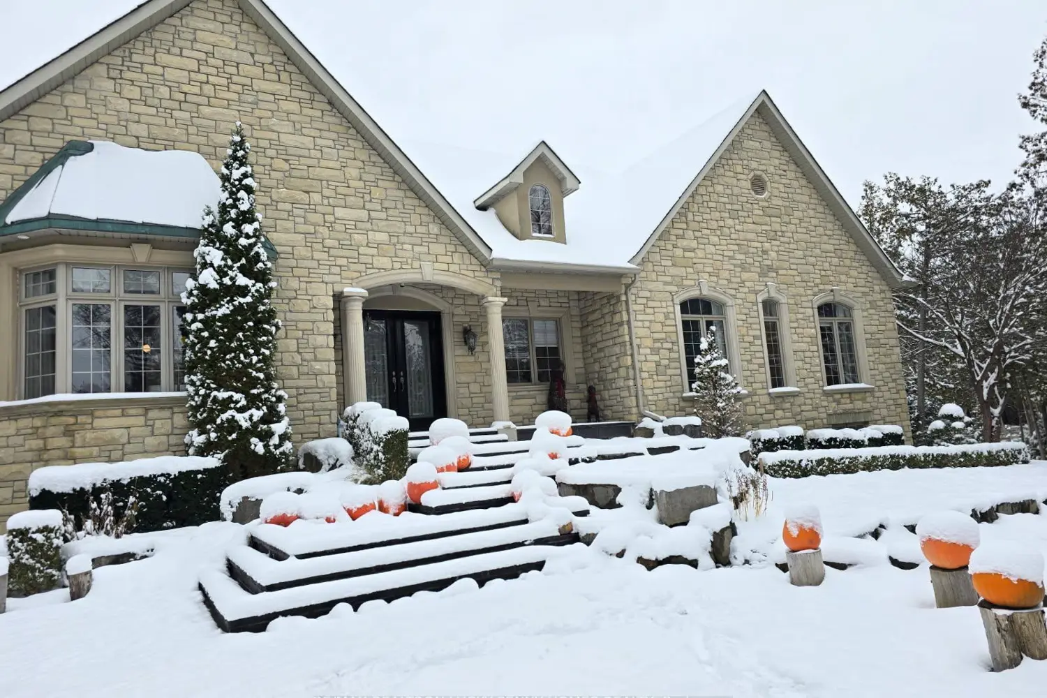 5 Riverstone Court photo 3