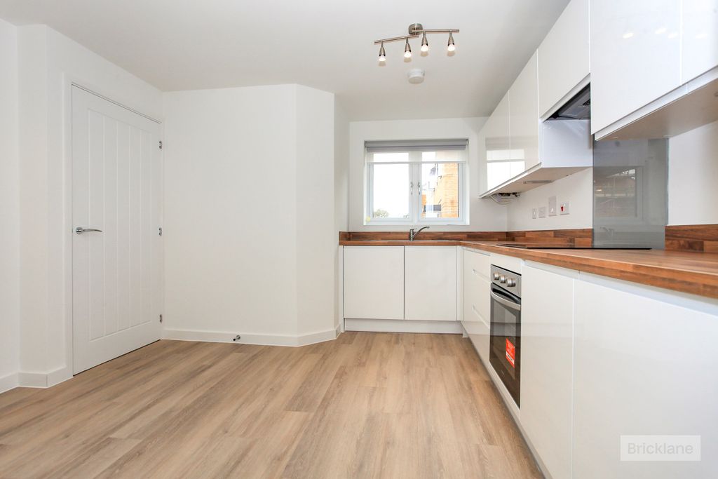 Additional image 2 of 3 bed semi-detached house to rentStonemason Way, Peterborough PE4
