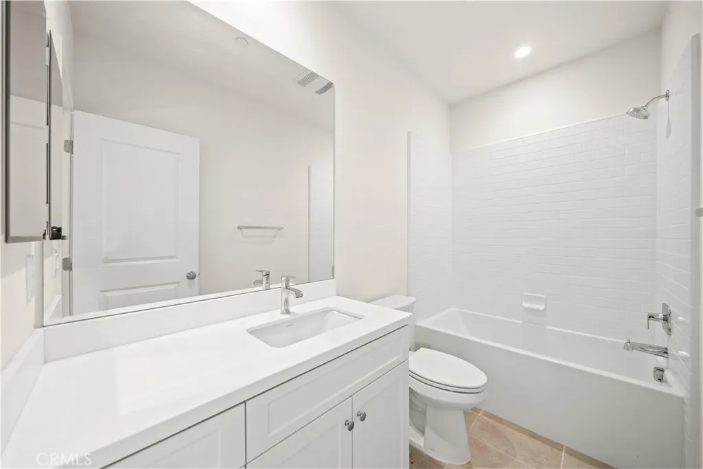 Additional image 27 of 136 Newburry, Irvine, CA 92618