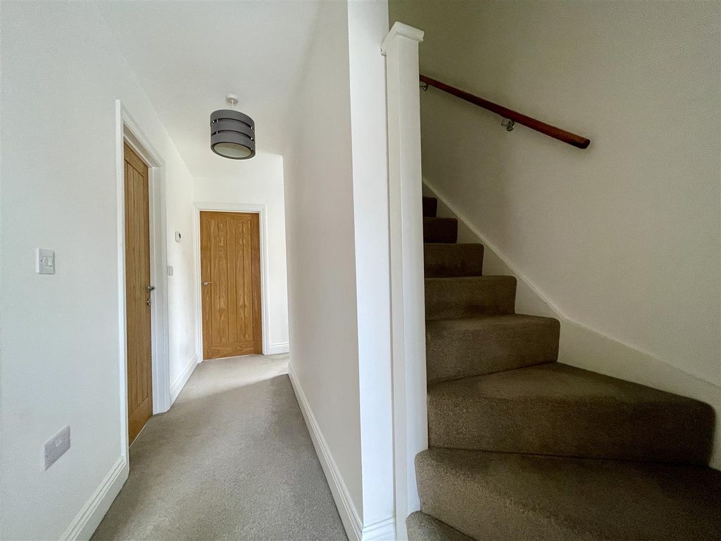 Additional image 15 of 4 bed semi-detached house to rentConduit Road, Stamford PE9