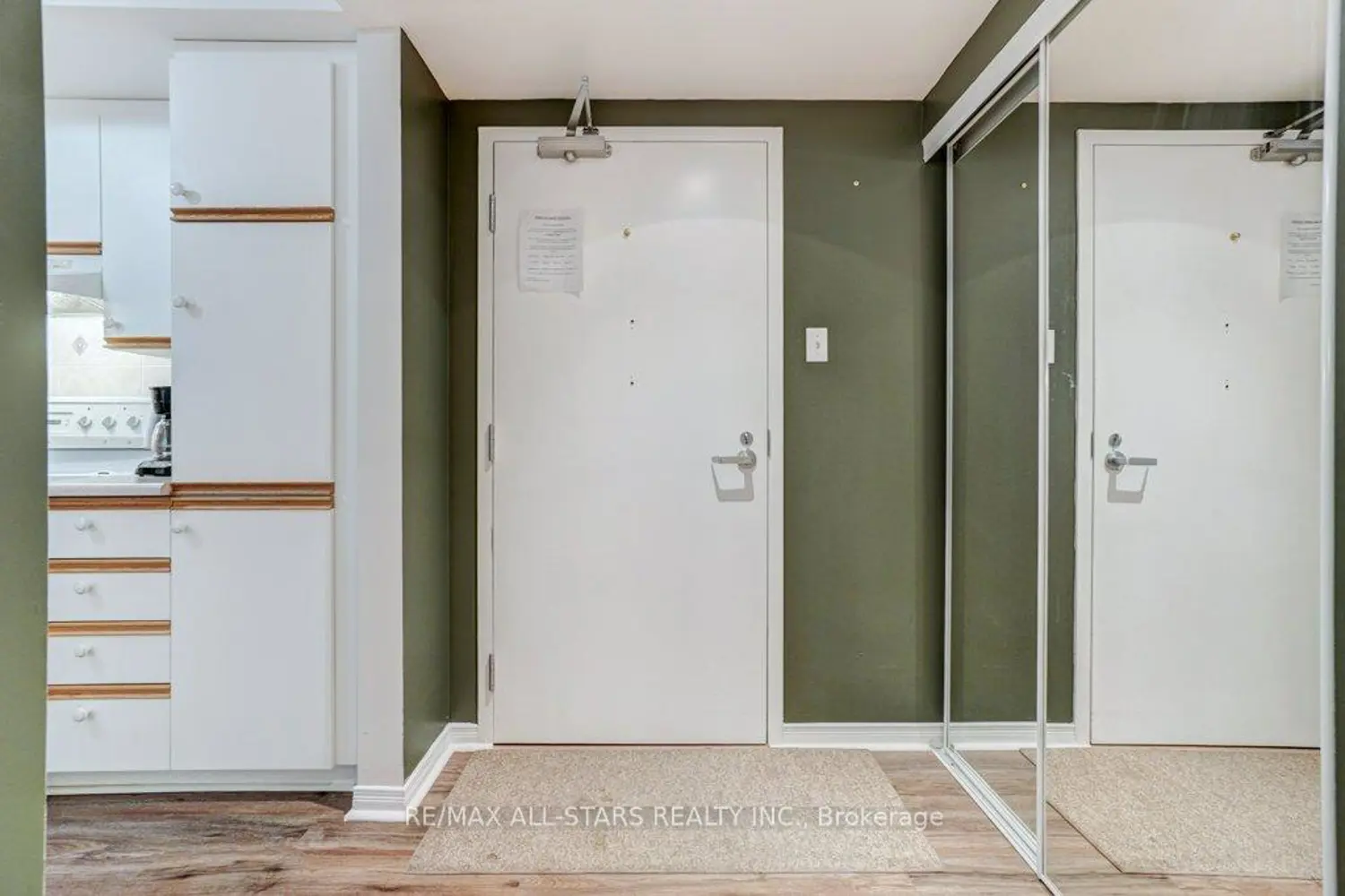 Additional image 3 of 8 Huron Street 303