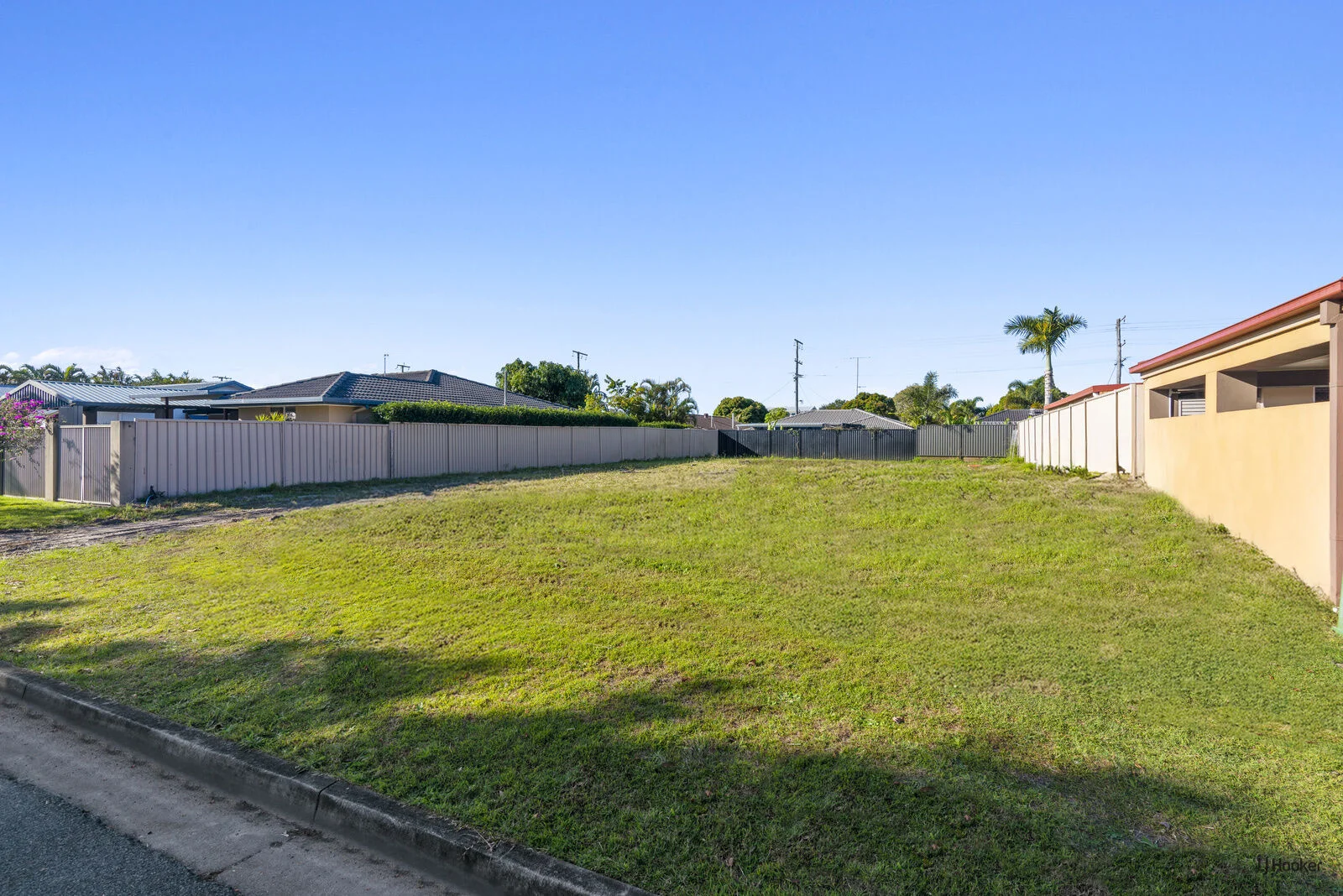 11 Melaleuca Drive, Palm Beach QLD 4221 photo 3