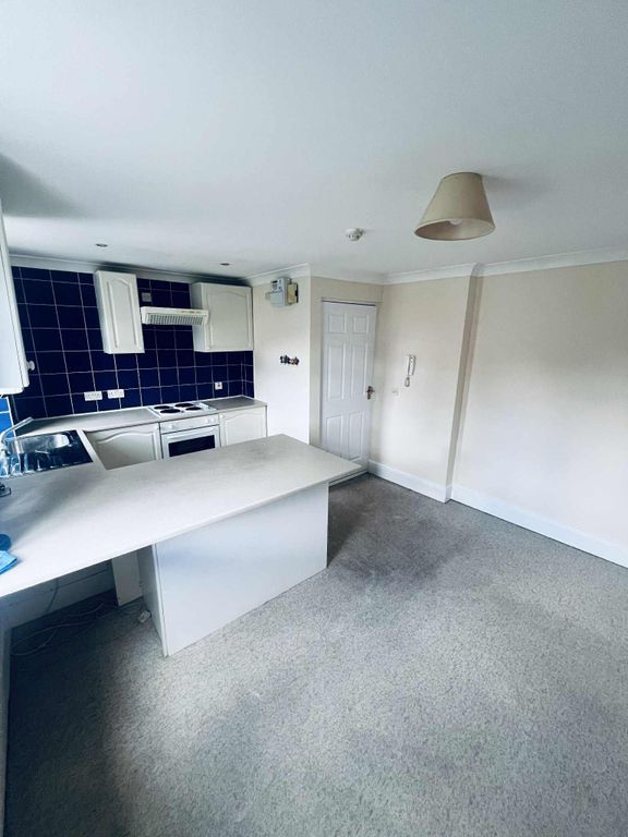 Additional image 5 of 1 bed flat to rentFlat 3, 4 Eleanor Street, Grimsby DN32