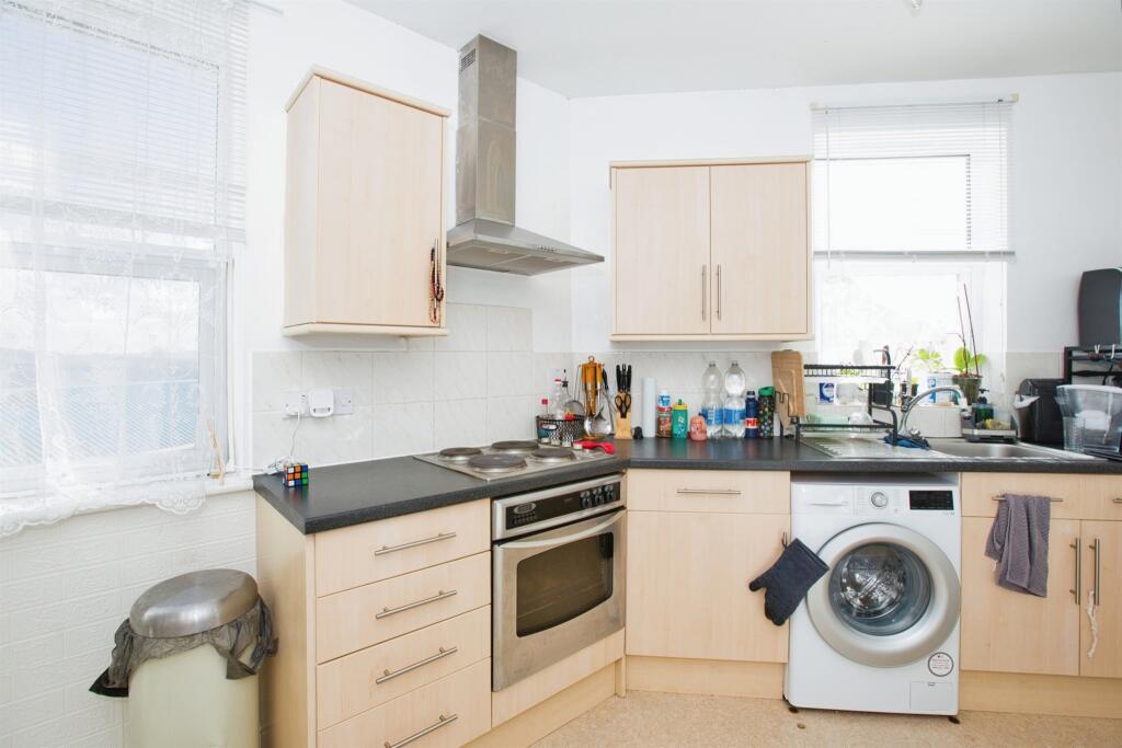 Additional image 6 of Crofton Avenue, Yeovil