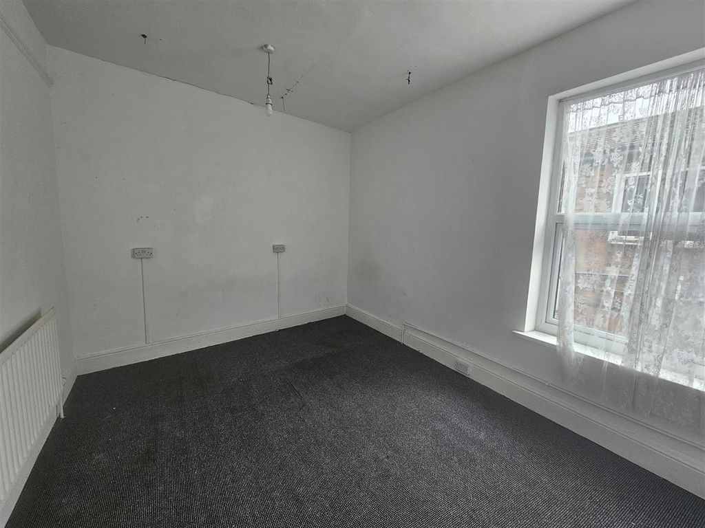 Additional image 3 of 4 bed retail premises to rentFreeman Street, Grimsby DN32