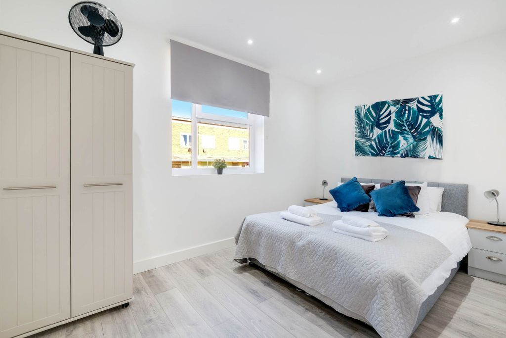 Additional image 2 of 1 bed flat to rentCorporation Street, Corby NN17