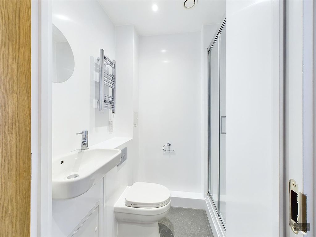 Additional image 7 of 6 bed shared accommodation to rentFlat 13, Beaufort House, New North Road, Exeter EX4