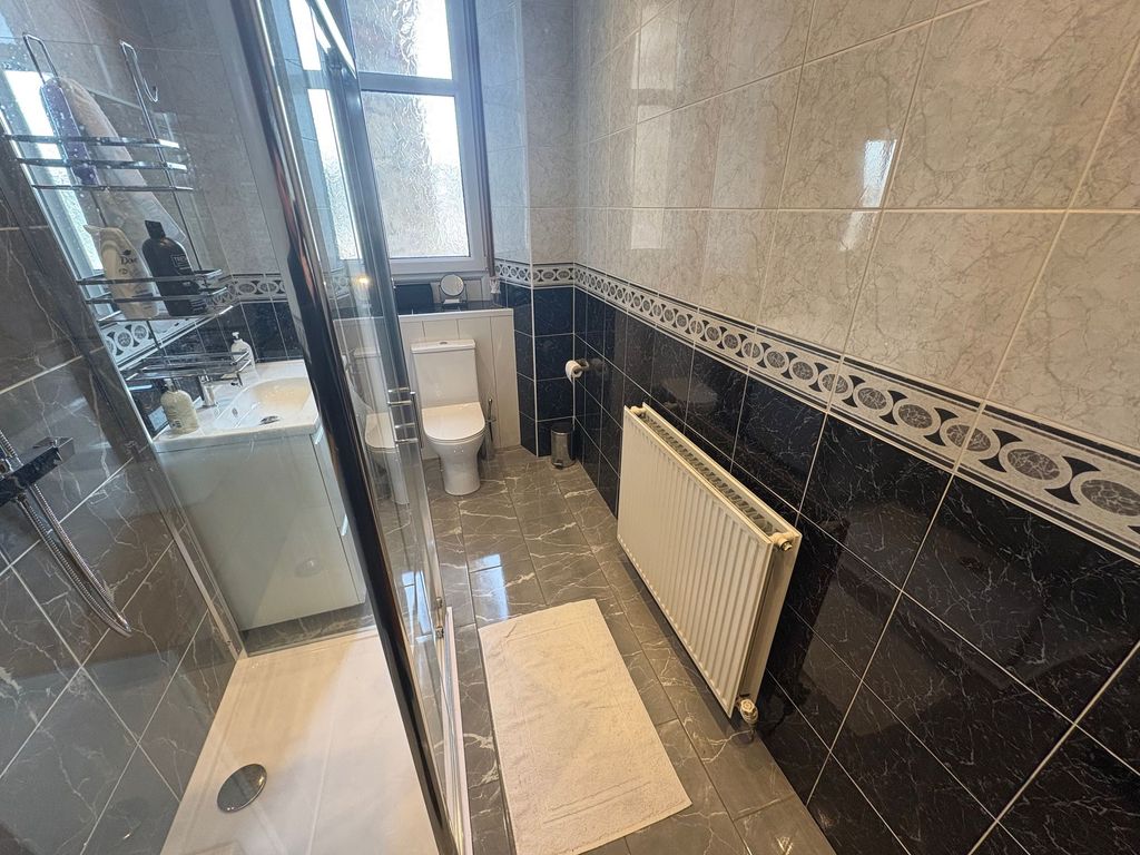 Additional image 11 of 3 bed flat to rentNeilston Road, Paisley PA2