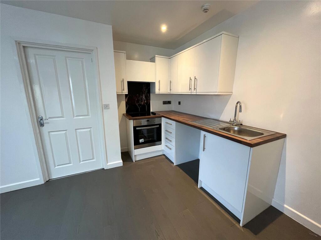 Additional image 4 of Two-Bedroom Apartment in the Heart of Shepton Mallet