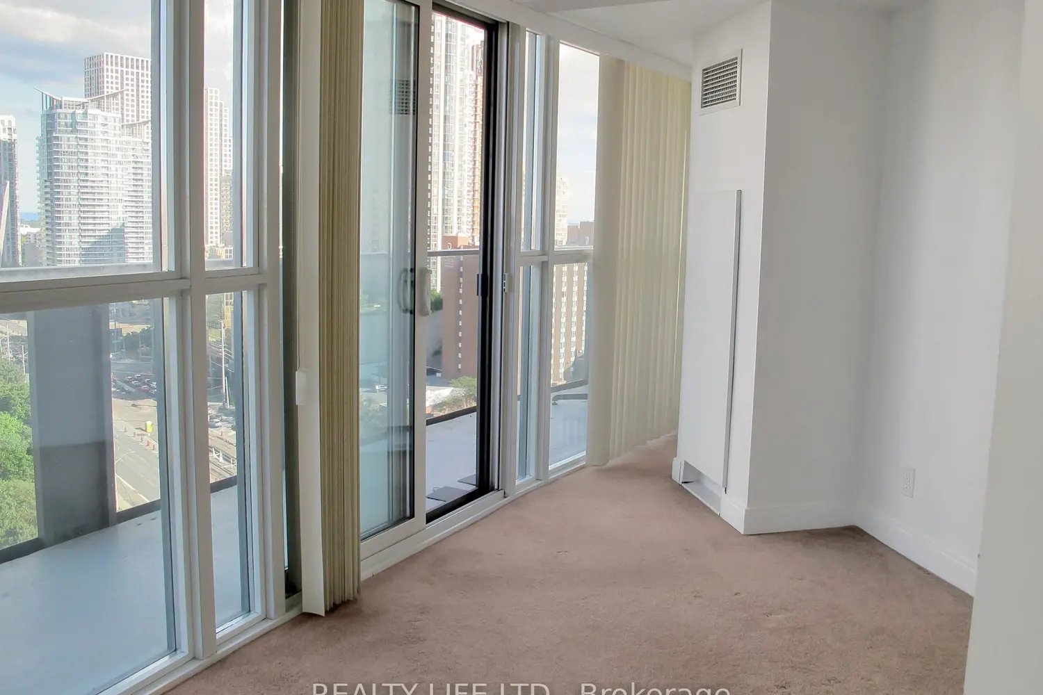 Additional image 11 of 60 Absolute Avenue 1401