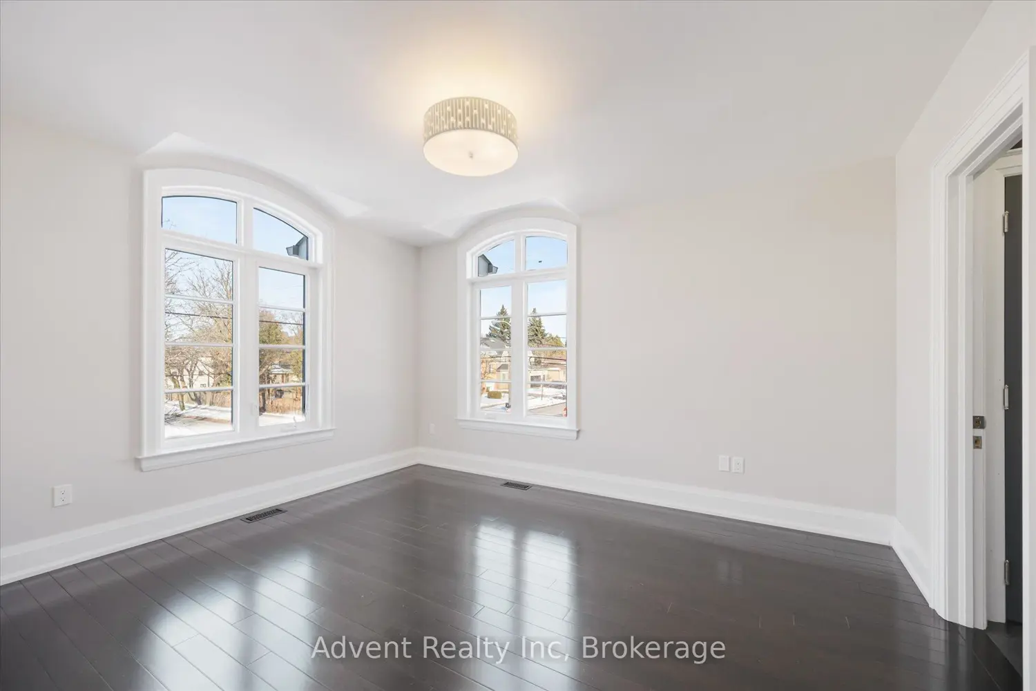 Additional image 12 of 141 Connaught Avenue