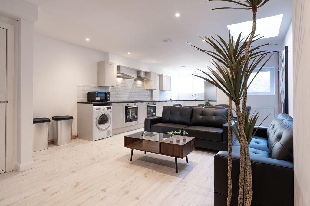 Additional image 2 of 6 bed shared accommodation to rentMarlborough Road, Swansea SA2