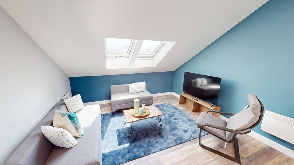6 bed flat to rentFlat 11, Commercial Point, Wollaton Road, Beeston, Nottingham. NG9