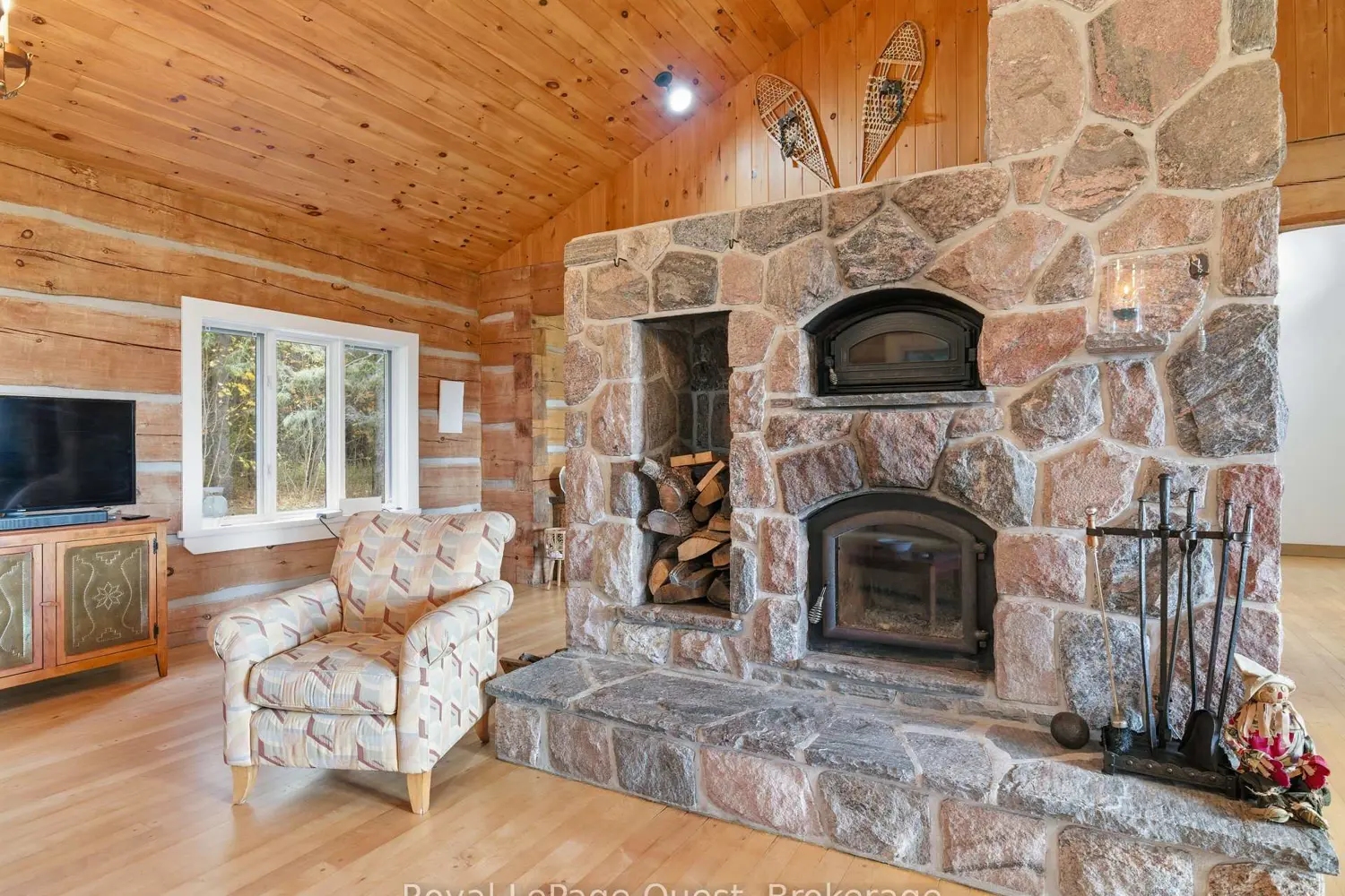 Additional image 13 of 160 14 Concession