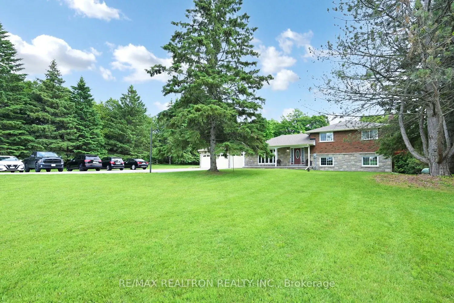 2521 Mt Albert Road photo 2