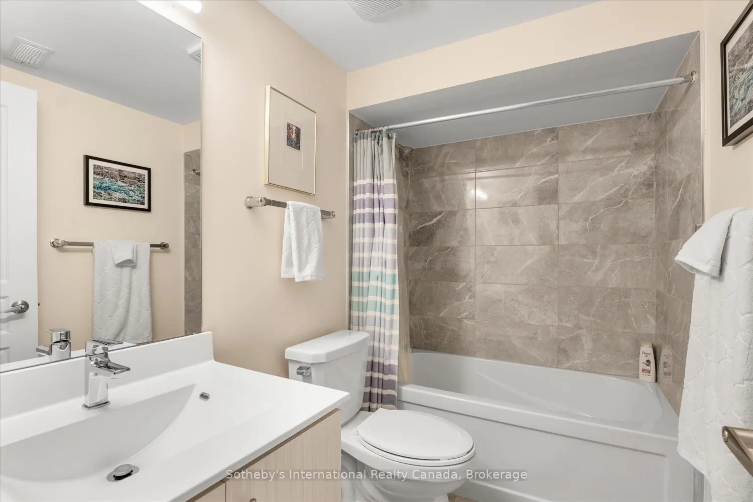 Additional image 14 of 4 Emerson Mews