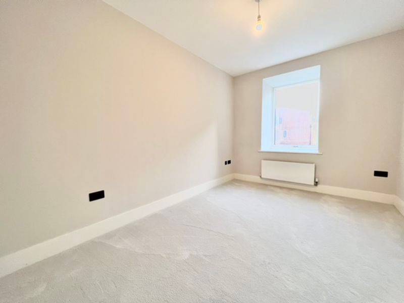 Additional image 10 of 4 bed semi-detached house to rentThe Curve, Welholme Avenue, Grimsby DN32