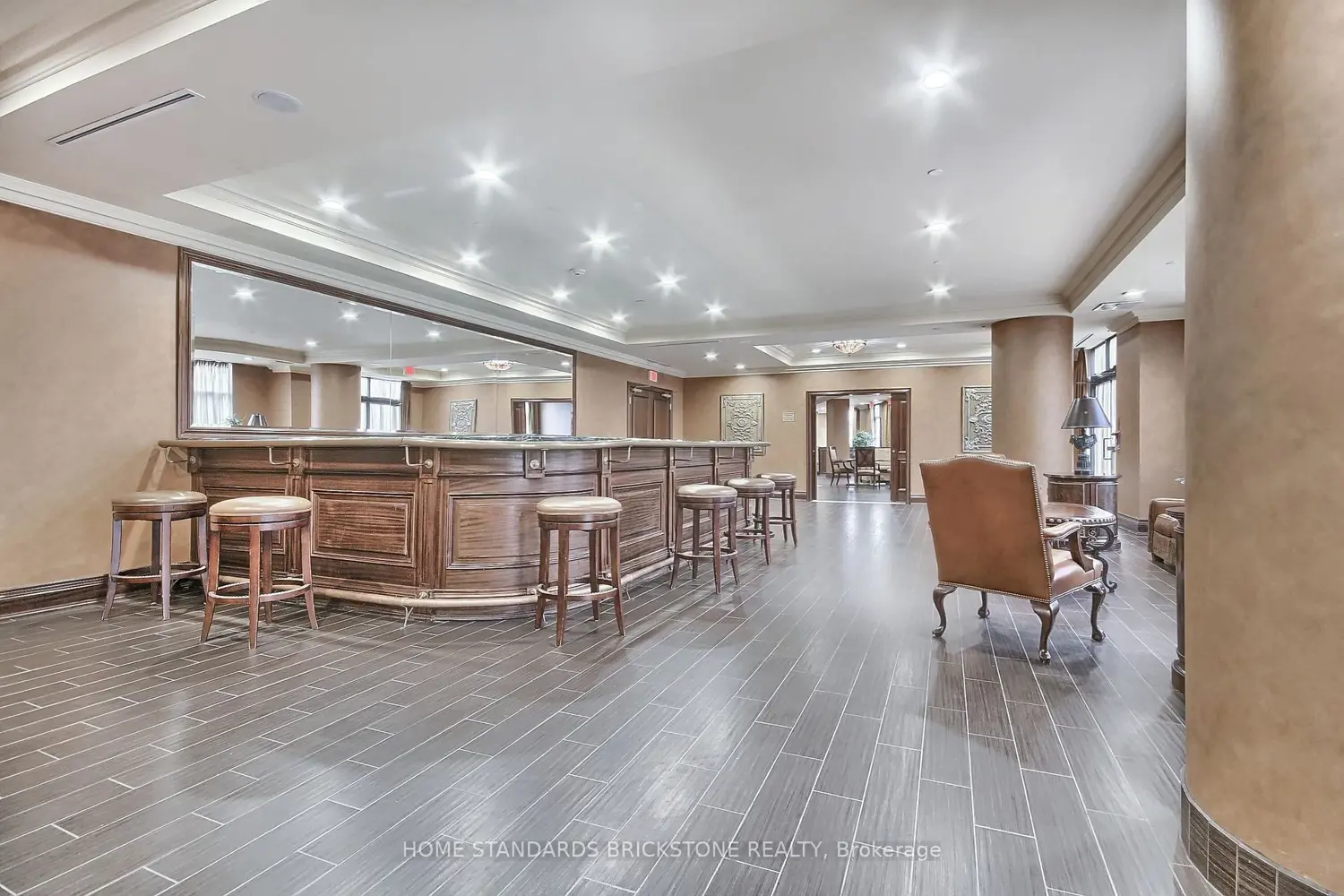 Additional image 18 of 9225 Jane Street 115