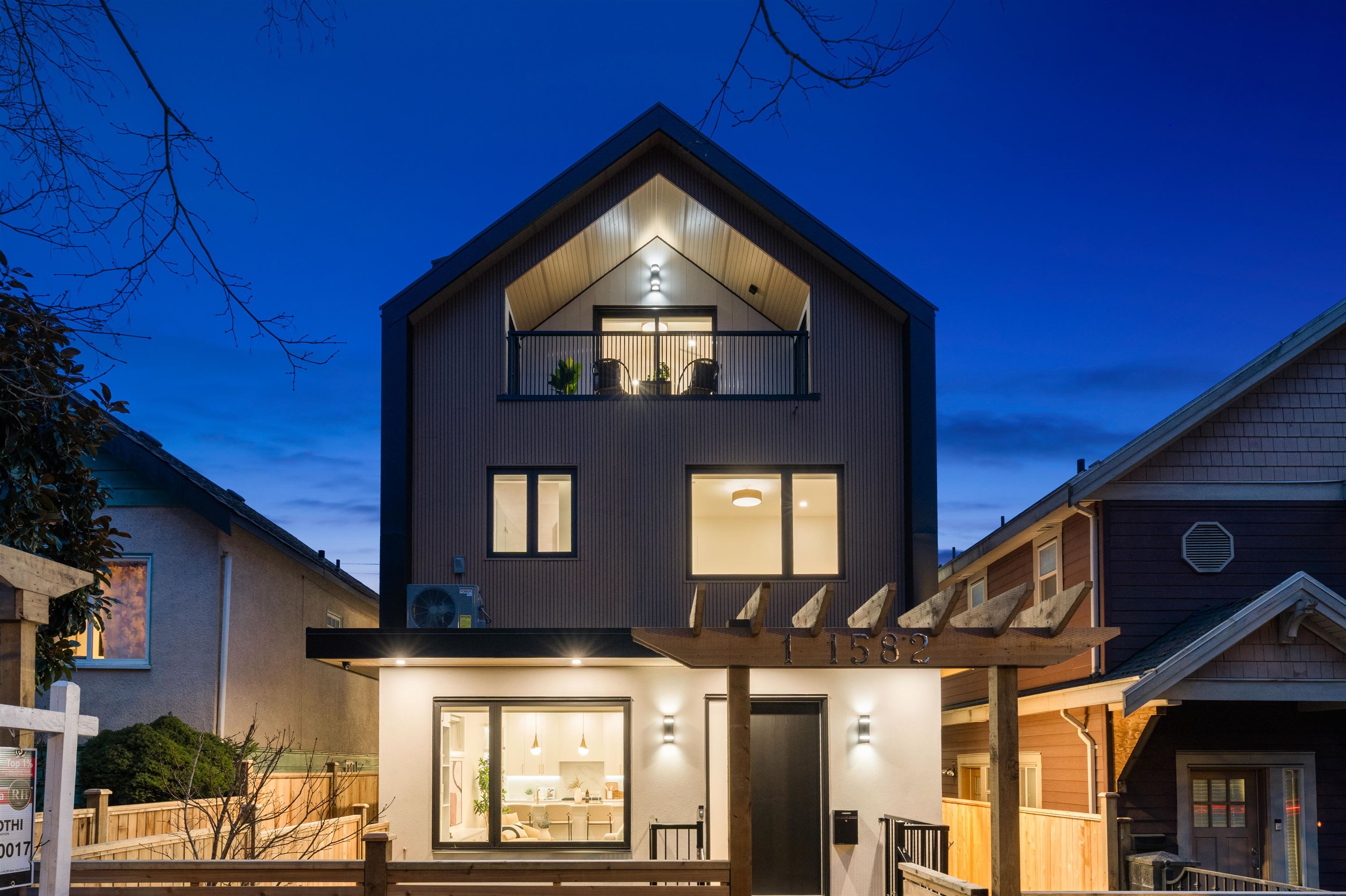 1-1582 2nd Avenue E, Vancouver, BC, V5N 1C7