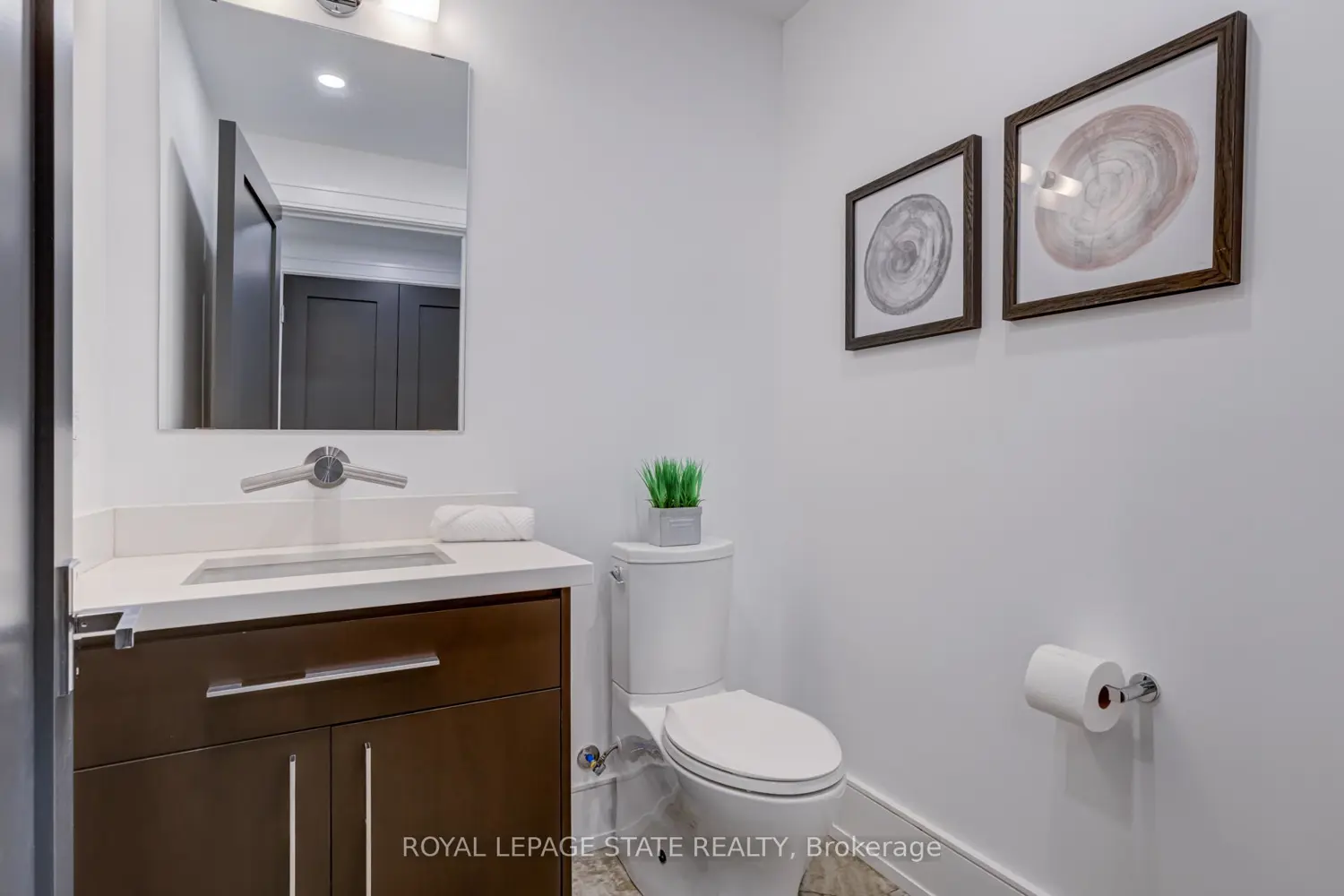 Additional image 7 of 2060 Lakeshore Road 308