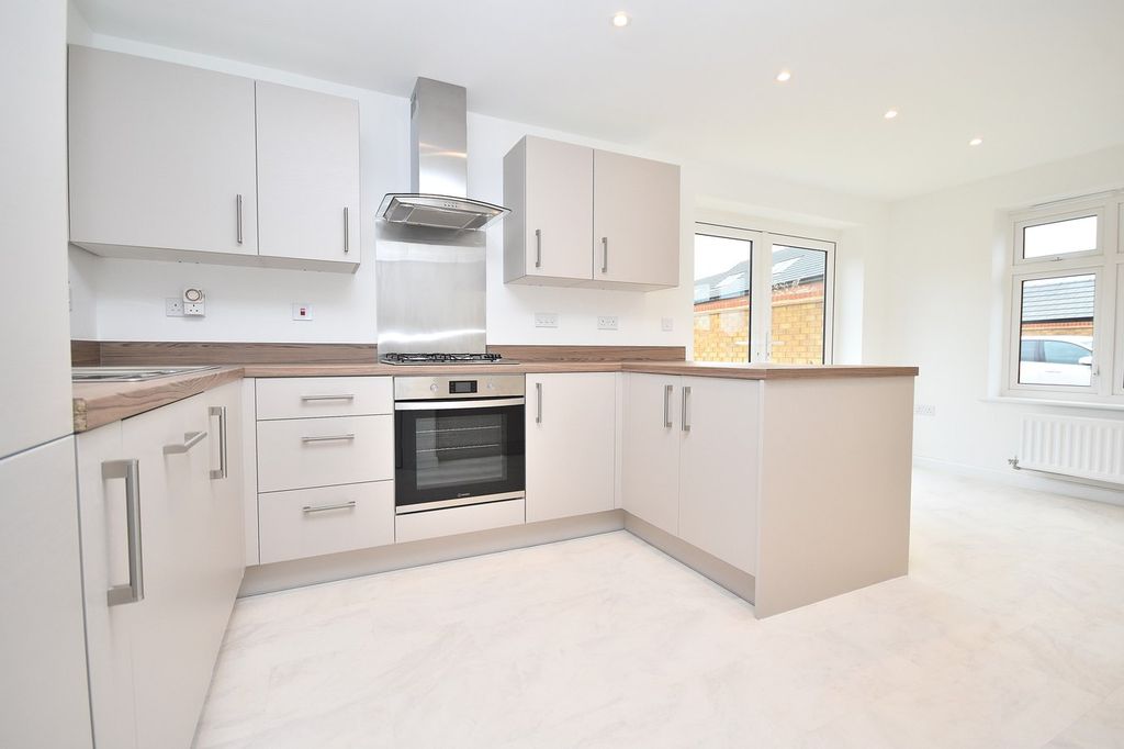Additional image 6 of 3 bed detached house to rentSandpit Close, Collingtree, Northampton NN4