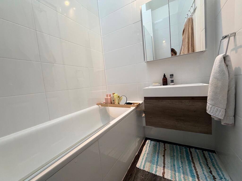 Additional image 10 of Bowling Green Close