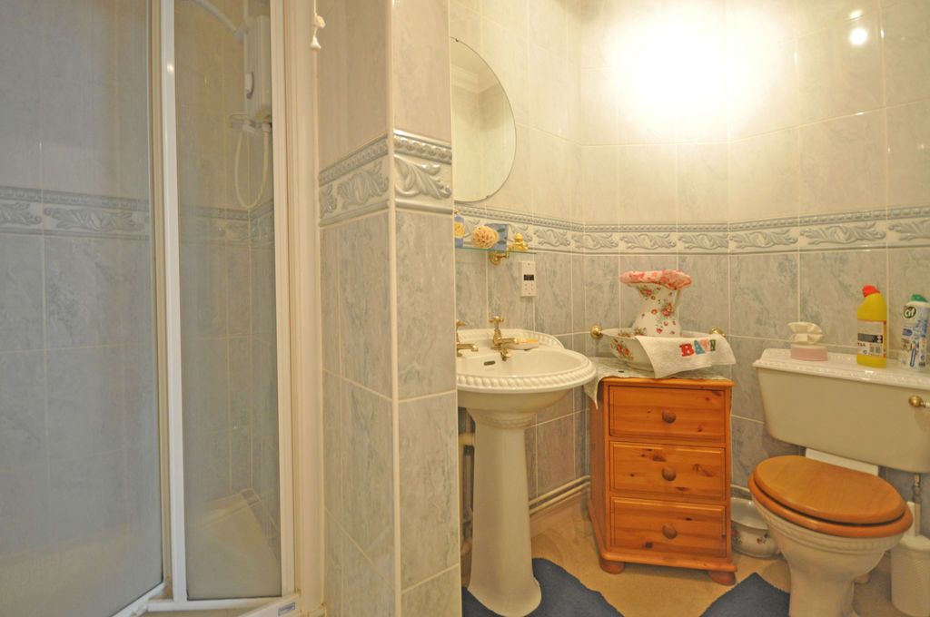 Additional image 8 of 2 bed flat to rentGround Floor, Gold Tops, Newport NP20