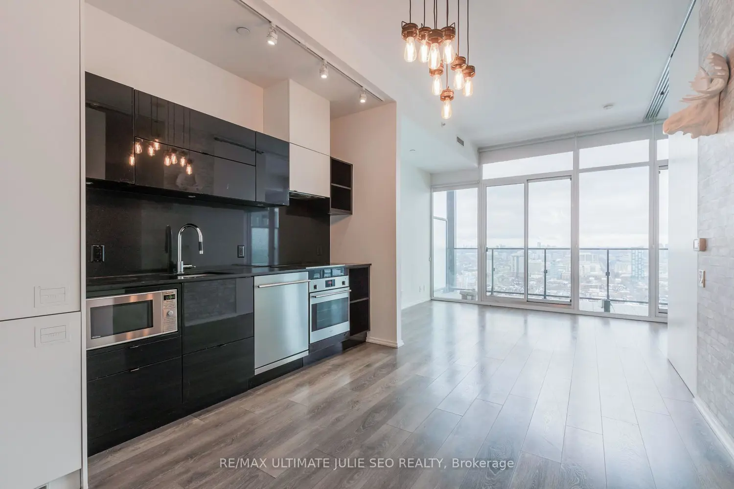 Additional image 2 of 125 Peter Street 3606
