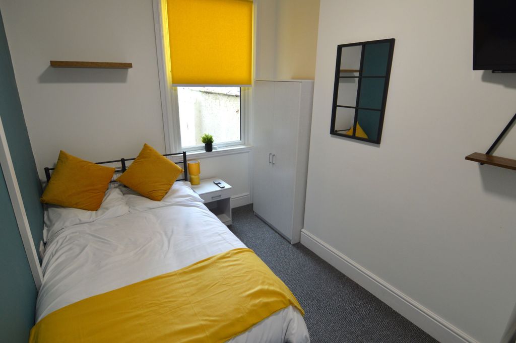 Additional image 5 of Room to rentFarebrother Street, Grimsby DN32
