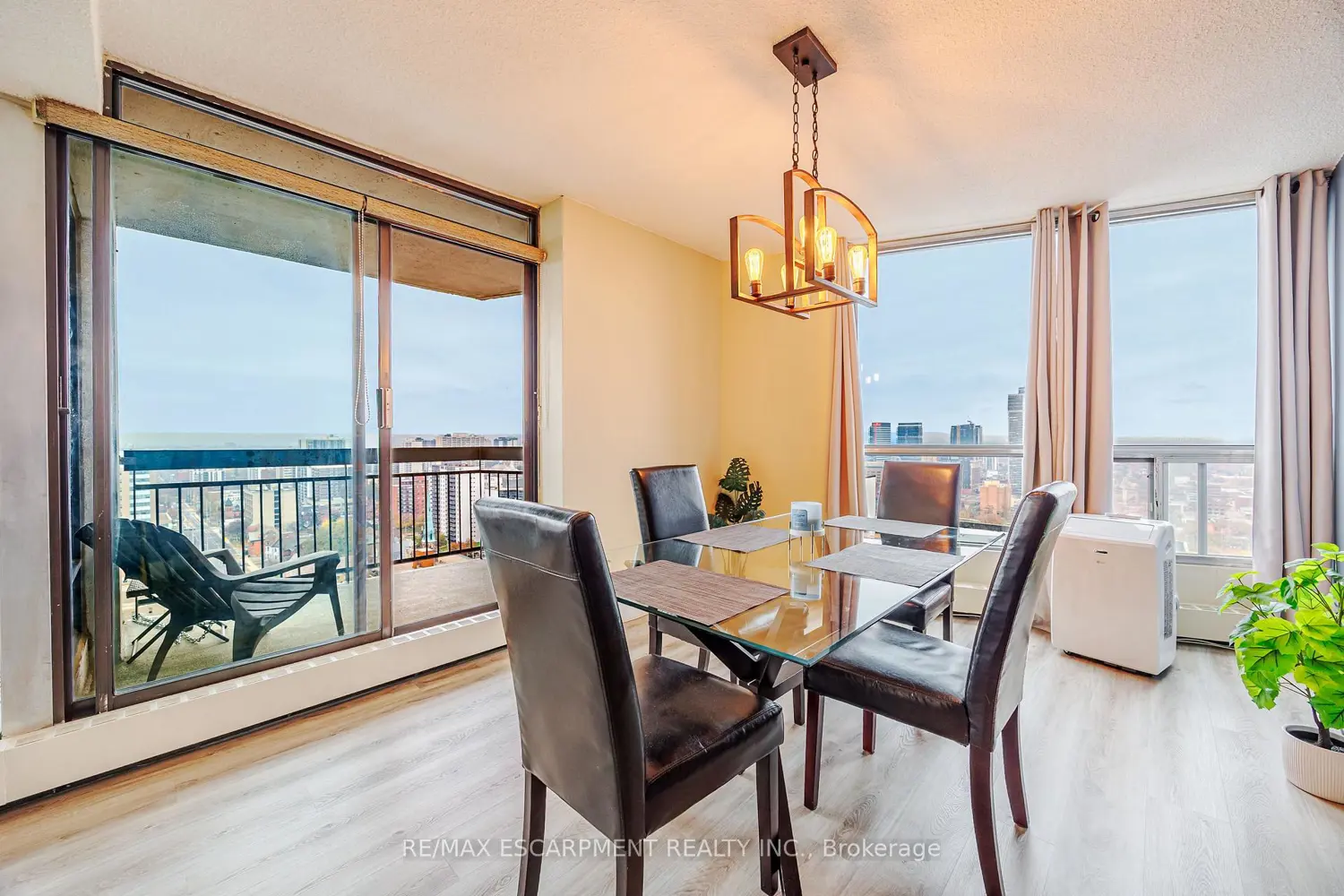 Additional image 4 of 150 Charlton Avenue 2604