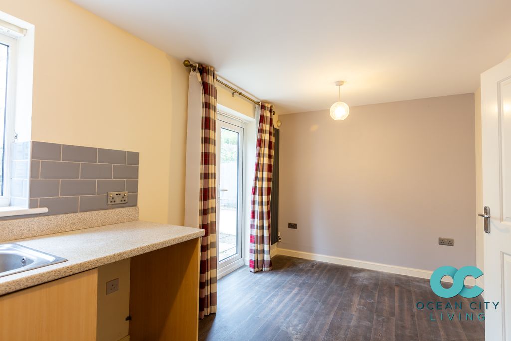 Additional image 7 of 4 bed town house to rentBridge View, Plymouth PL5
