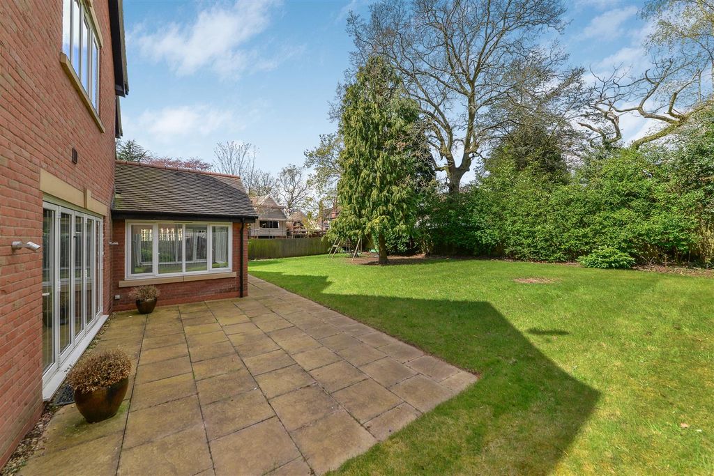 Additional image 26 of 5 bed detached house to rentBarker Road, Sutton Coldfield B74