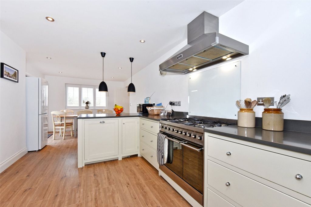 Additional image 5 of 4 bed detached house to rentBinfield Heath, Henley-On-Thames, Oxfordshire RG9