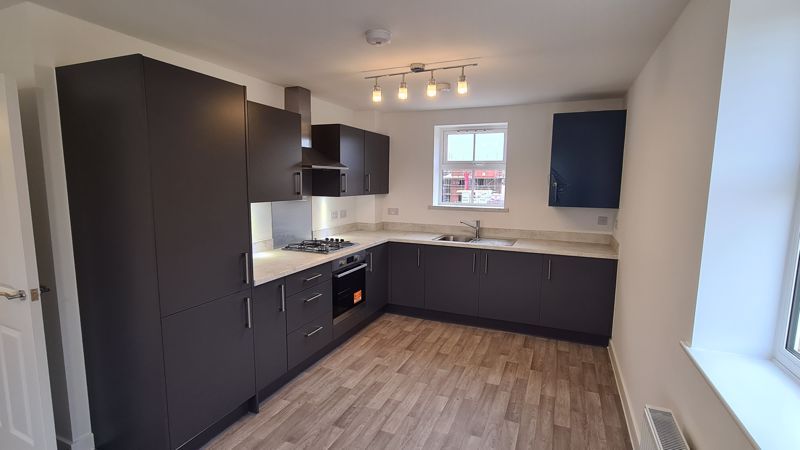 2 bed flat to rentWaterfield Close, Off Thorpe Road PE3