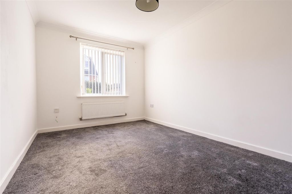 Additional image 2 of 5 bed semi-detached house to rentHarrington Way, Ashington NE63