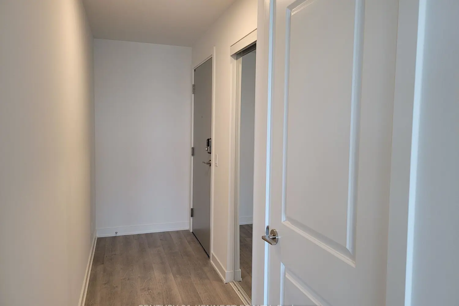 Additional image 10 of 50 Upper Mall Way B-432