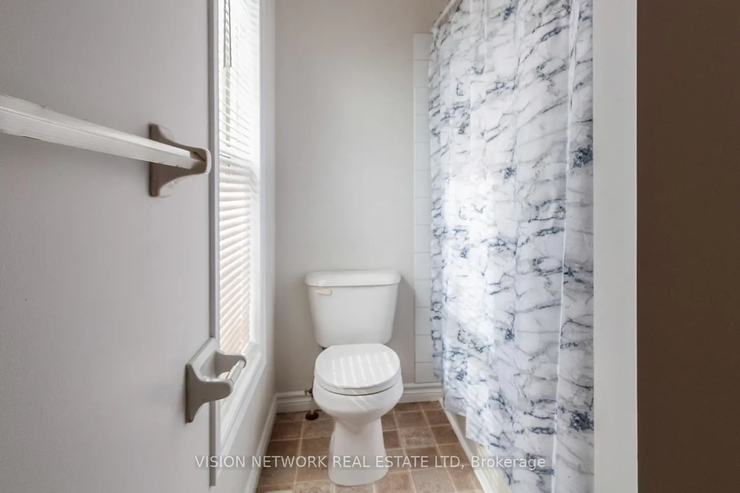 Additional image 11 of 600 Sarnia Road 43