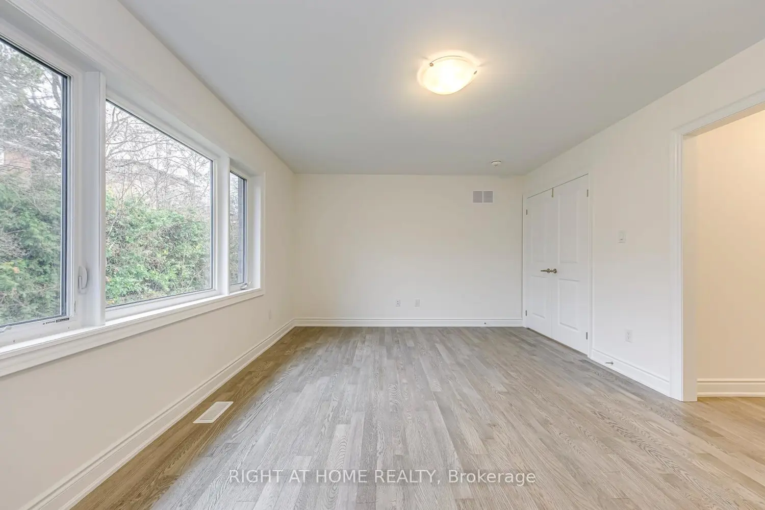 Additional image 11 of 2579 Islington Avenue