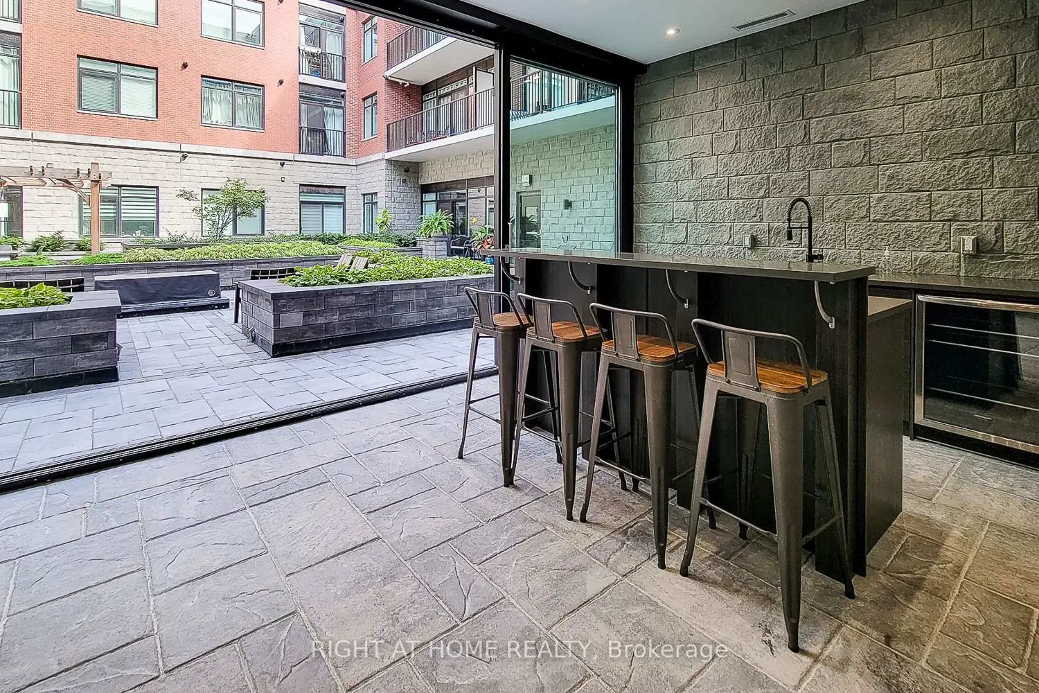 Additional image 8 of 1 Redfern Avenue 217