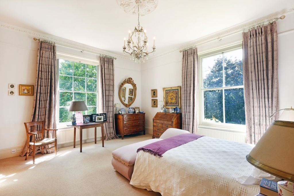 Additional image 4 of 5 bed flat to rentCheltenham, Gloucestershire GL50