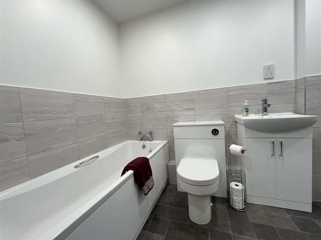 Additional image 8 of 2 bed flat to rentCharterhouse Lane, Perth PH2