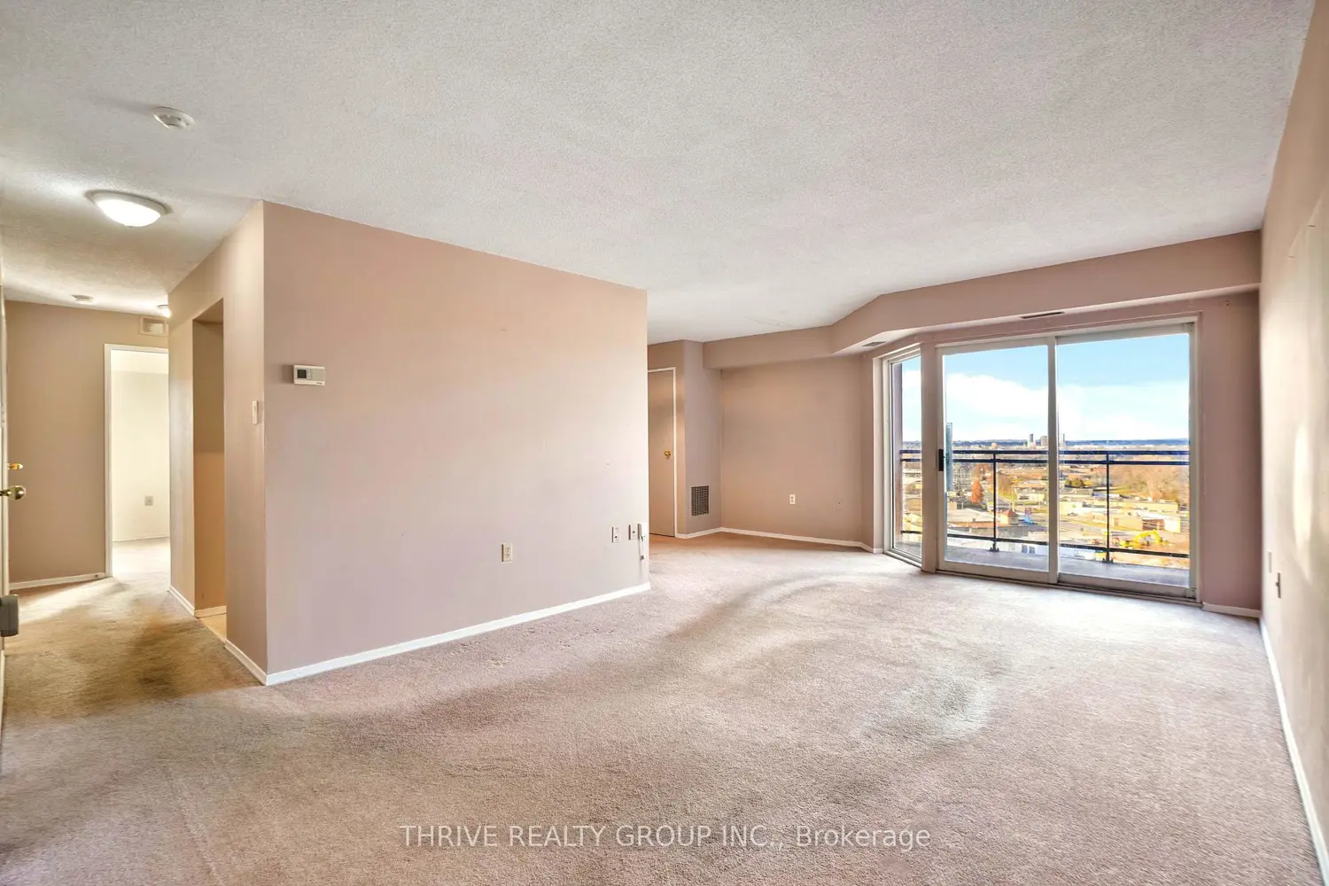 860 Commissioners Road 1403 photo 3