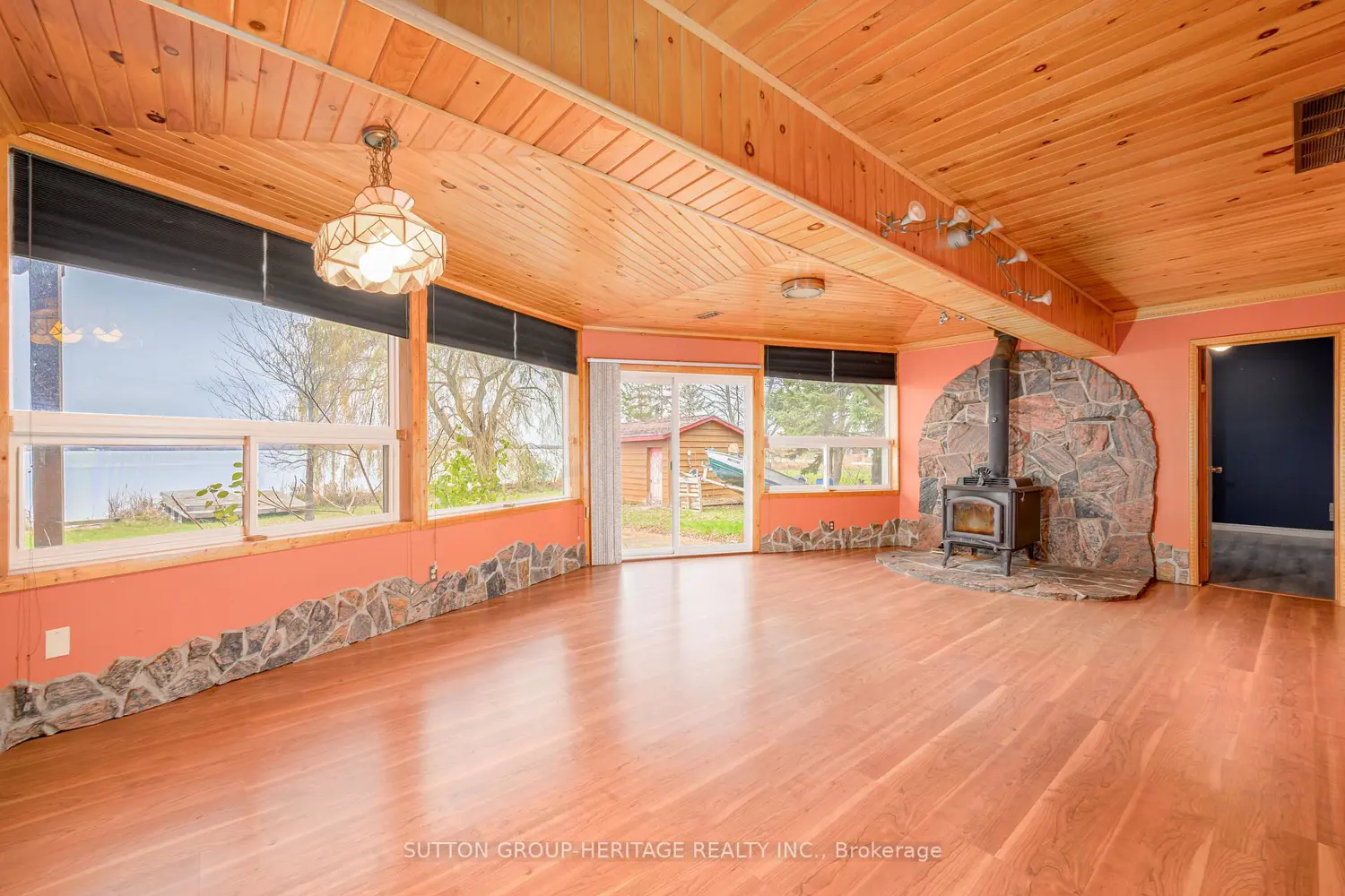 Additional image 14 of 24 Pleasant View Crescent